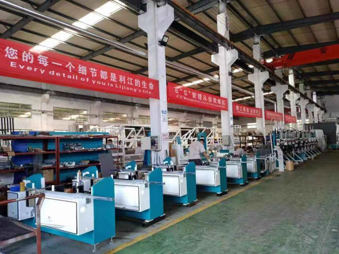 Chaîne de production en verre isolante verticale remplissage de gaz et pressurage de l'équipement à l'avance de robot avec le système d'AI 9