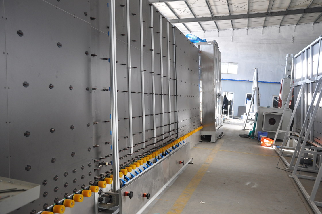 la chaîne de la production 1.Vertical en verre isolante LJBZ2535G adoptent le système de contrôle de SIEMENS, gardent la représentation stable