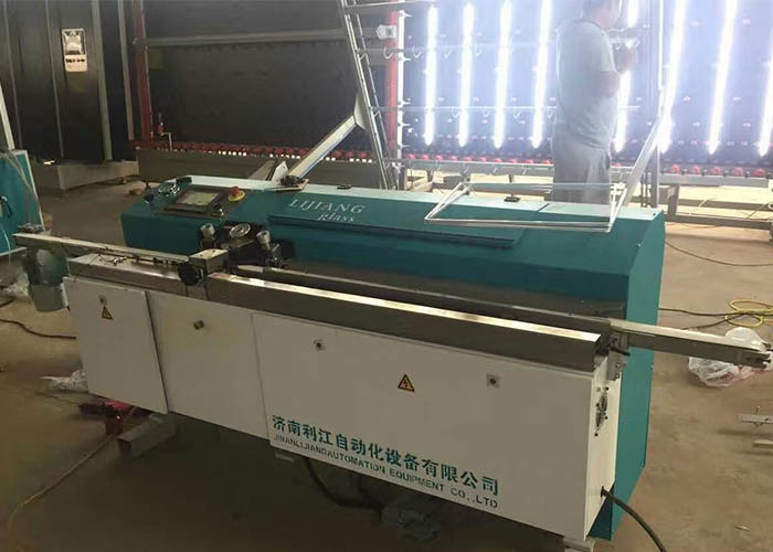 Chaîne de production en verre isolante de grand baril efficacité élevée de travail de machine butylique automatique d'extrudeuse