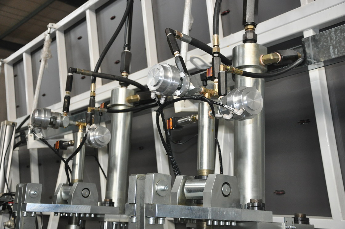 Extrudeuse en verre isolante automatique en caoutchouc de silicone pour isoler le traitement en verre utilisé dans la machine en verre isolante