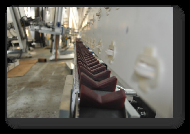 Chaîne de production en verre isolante élevée d'Efficience robot de cachetage pour le traitement isolant en verre