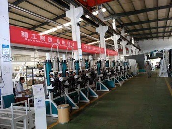 La chaîne de production en verre isolante verticale, peut produire deux IGU à la fois, l'argon rempli