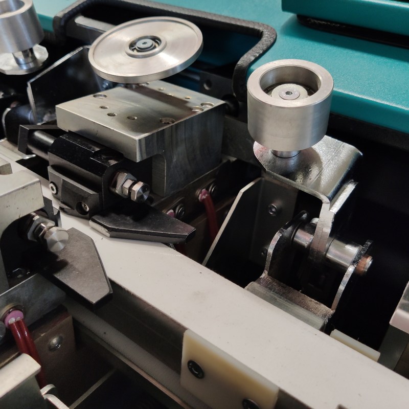 Machine de remplissage moléculaire de Seive de déshydratant automatique pour la barre d'entretoise et stratification en aluminium en verre isolante de bande