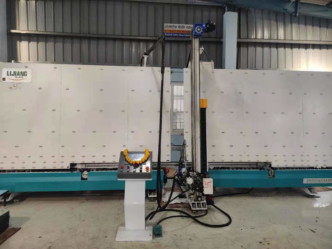 machine en verre de cachetage de l'épaisseur 12-56 millimètre pour le robot en verre isolant de cachetage de silicone