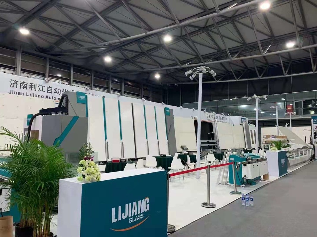 Chaîne de production en verre isolante verticale de commande numérique par ordinateur pour la grande vitesse de rideau en auvent