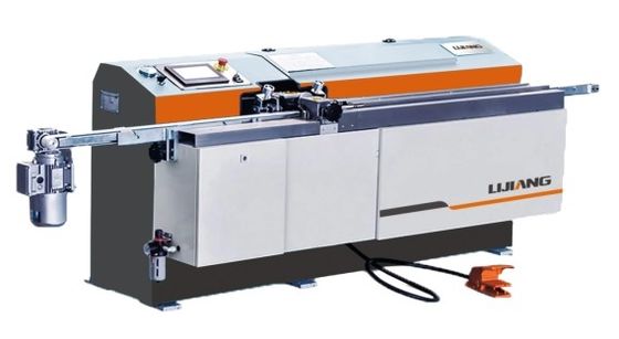 Machine à extruder automatiquement le butyle LJTB01