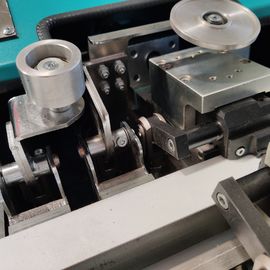 Machine butylique adhésive intelligente d'extrudeuse intégrée par dispositif d'enduction